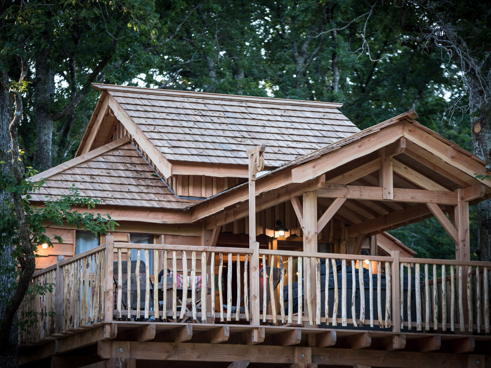 Cabanes des Blots séjour insolite proche Paris Cabane de l'Étang Extérieur 4