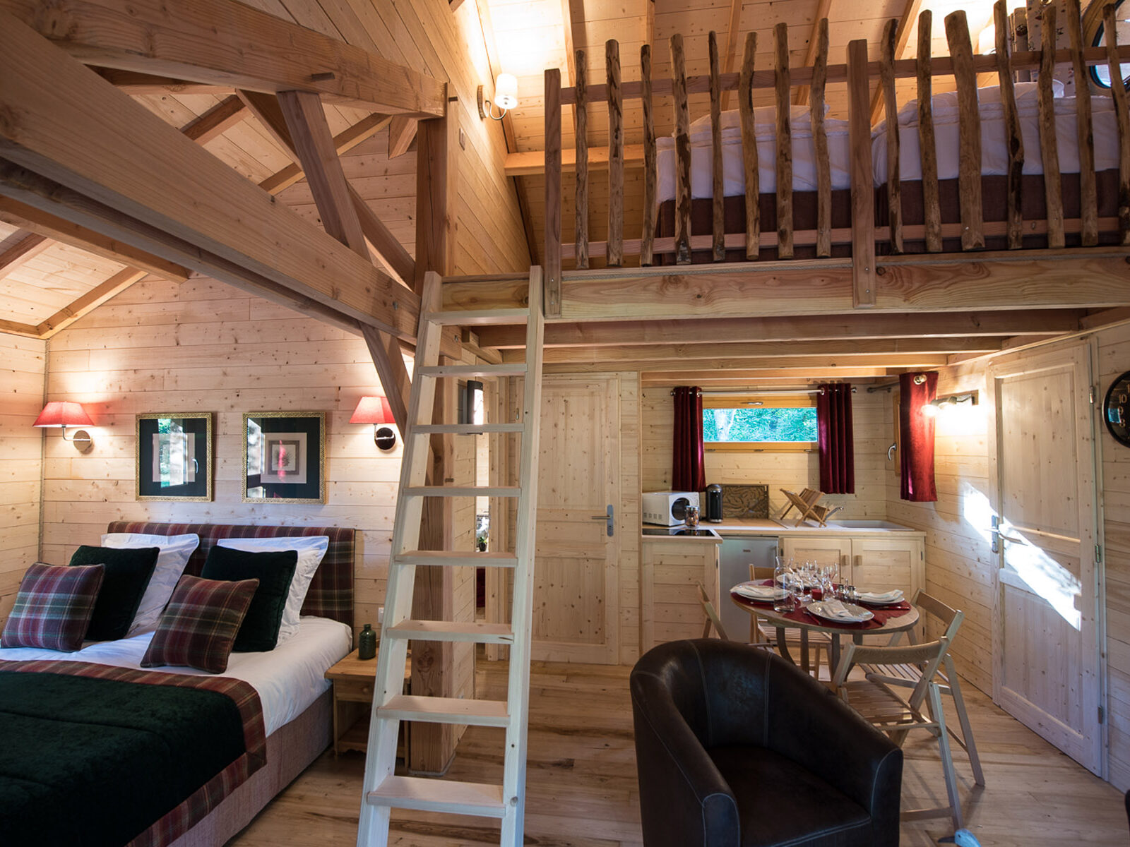 Cabanes des Blots séjour insolite proche Paris Cabane de l'Étang Intérieur