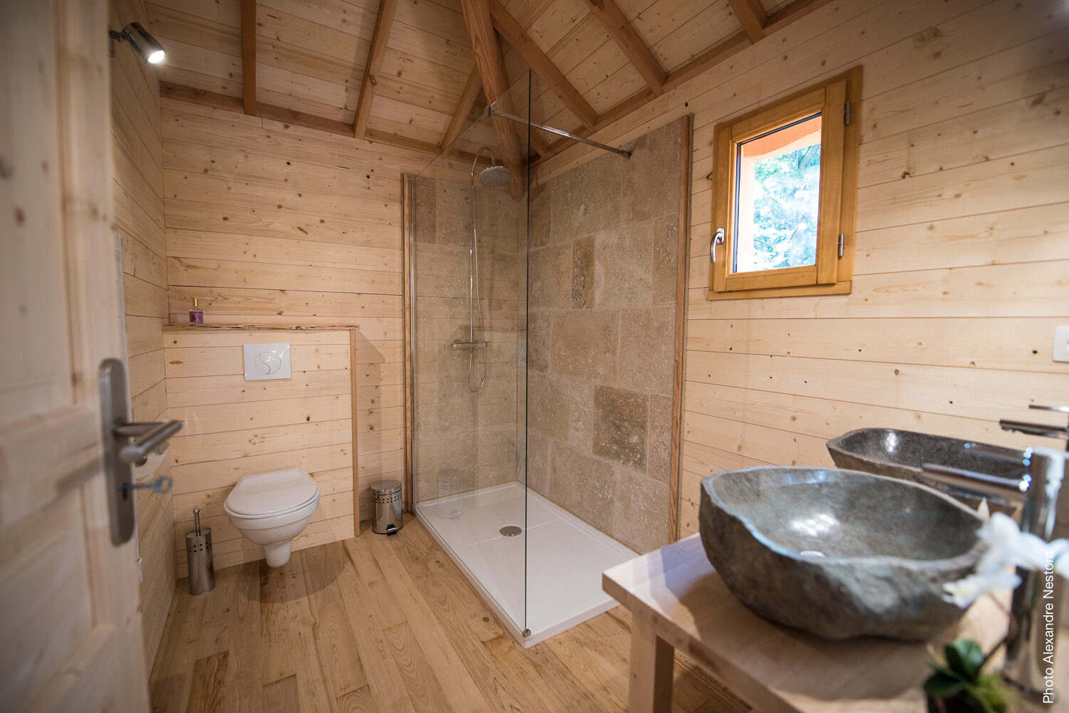Cabanes des Blots séjour insolite proche Paris Cabane de l'Étang Salle de bain 2