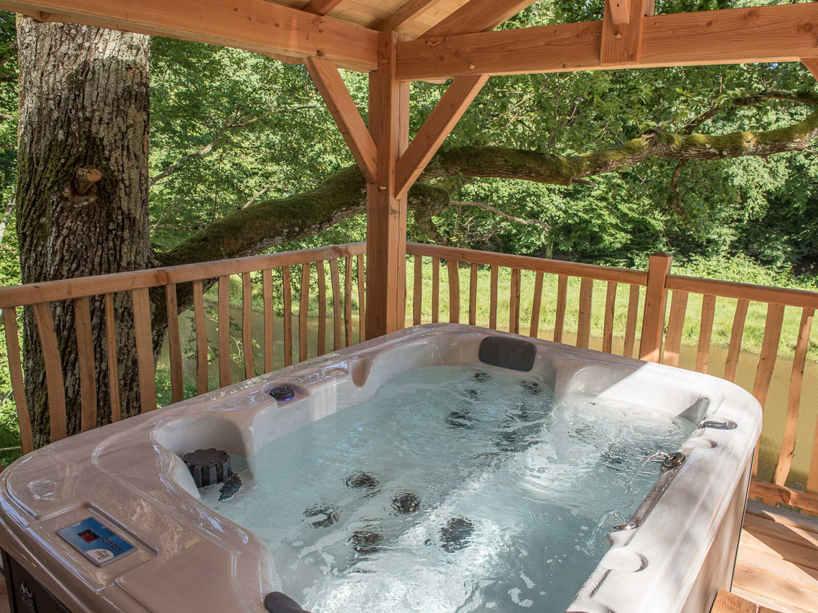 Cabanes des Blots séjour insolite proche Paris Cabane de l'Étang Spa 2